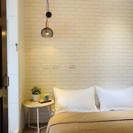 Oyaji Guesthouse-依人數床位數計價開放房型 Tainan Dış mekan fotoğraf
