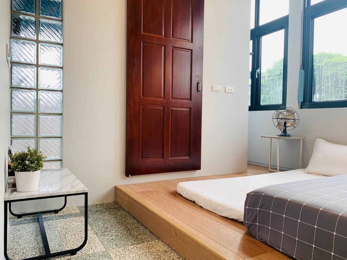 Oyaji Guesthouse-依人數床位數計價開放房型 Tainan Dış mekan fotoğraf