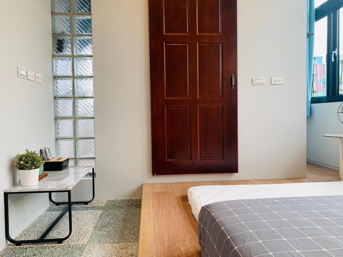Oyaji Guesthouse-依人數床位數計價開放房型 Tainan Dış mekan fotoğraf