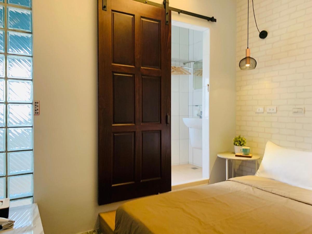 Oyaji Guesthouse-依人數床位數計價開放房型 Tainan Dış mekan fotoğraf