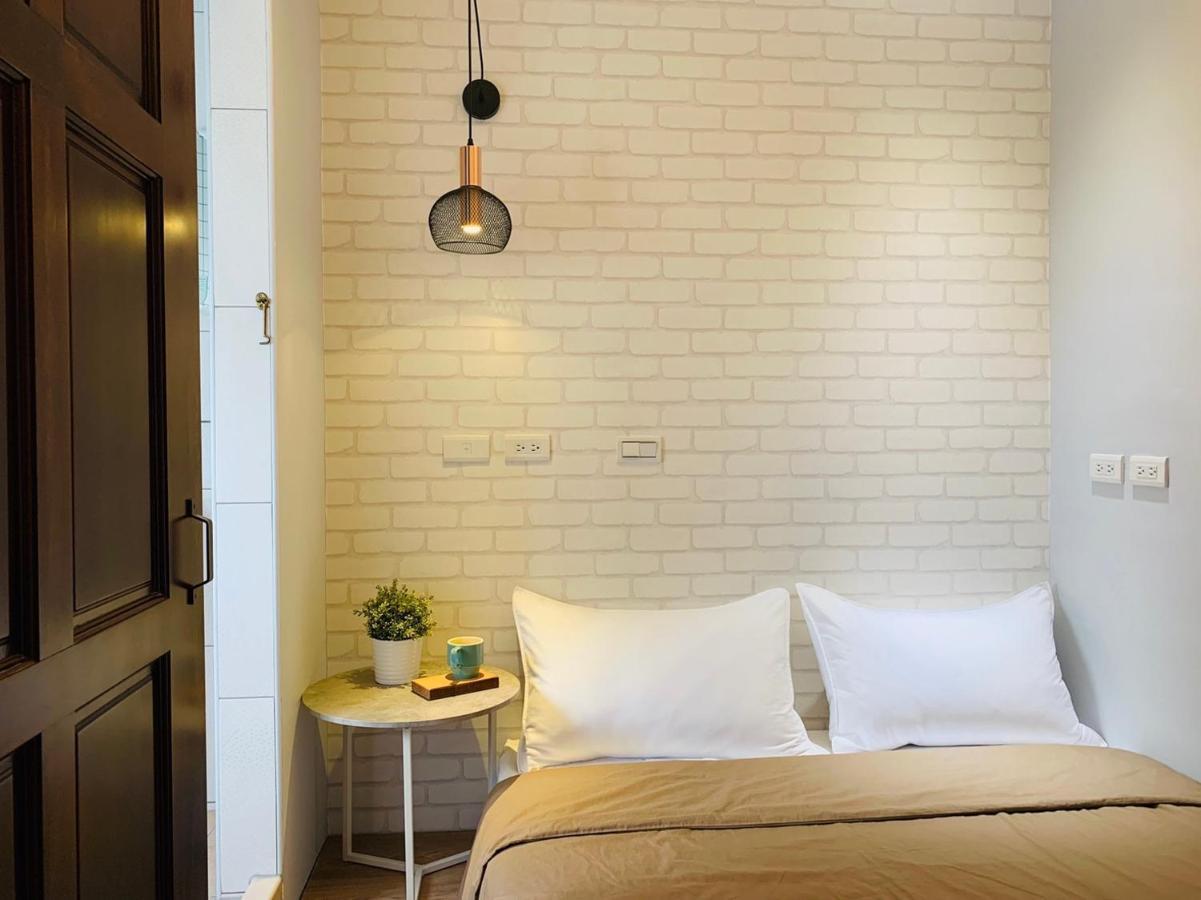 Oyaji Guesthouse-依人數床位數計價開放房型 Tainan Dış mekan fotoğraf
