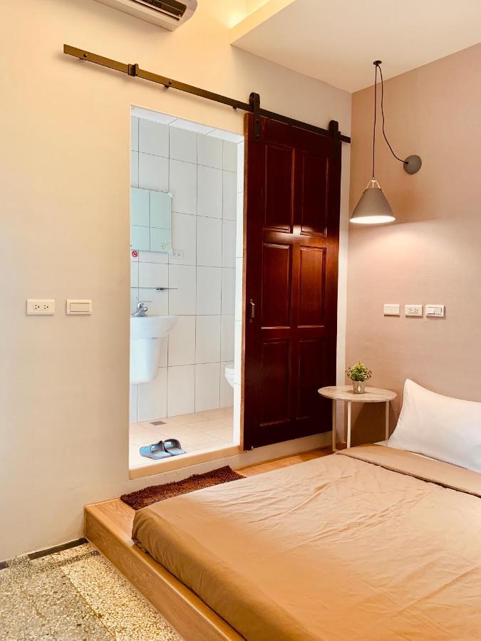 Oyaji Guesthouse-依人數床位數計價開放房型 Tainan Dış mekan fotoğraf