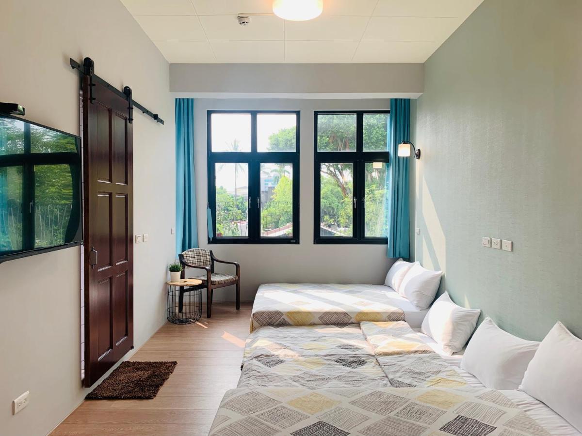 Oyaji Guesthouse-依人數床位數計價開放房型 Tainan Dış mekan fotoğraf