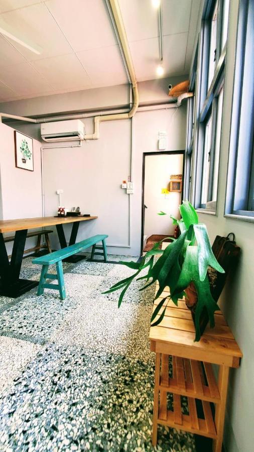 Oyaji Guesthouse-依人數床位數計價開放房型 Tainan Dış mekan fotoğraf