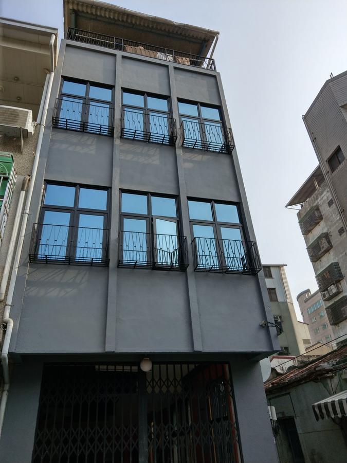 Oyaji Guesthouse-依人數床位數計價開放房型 Tainan Dış mekan fotoğraf